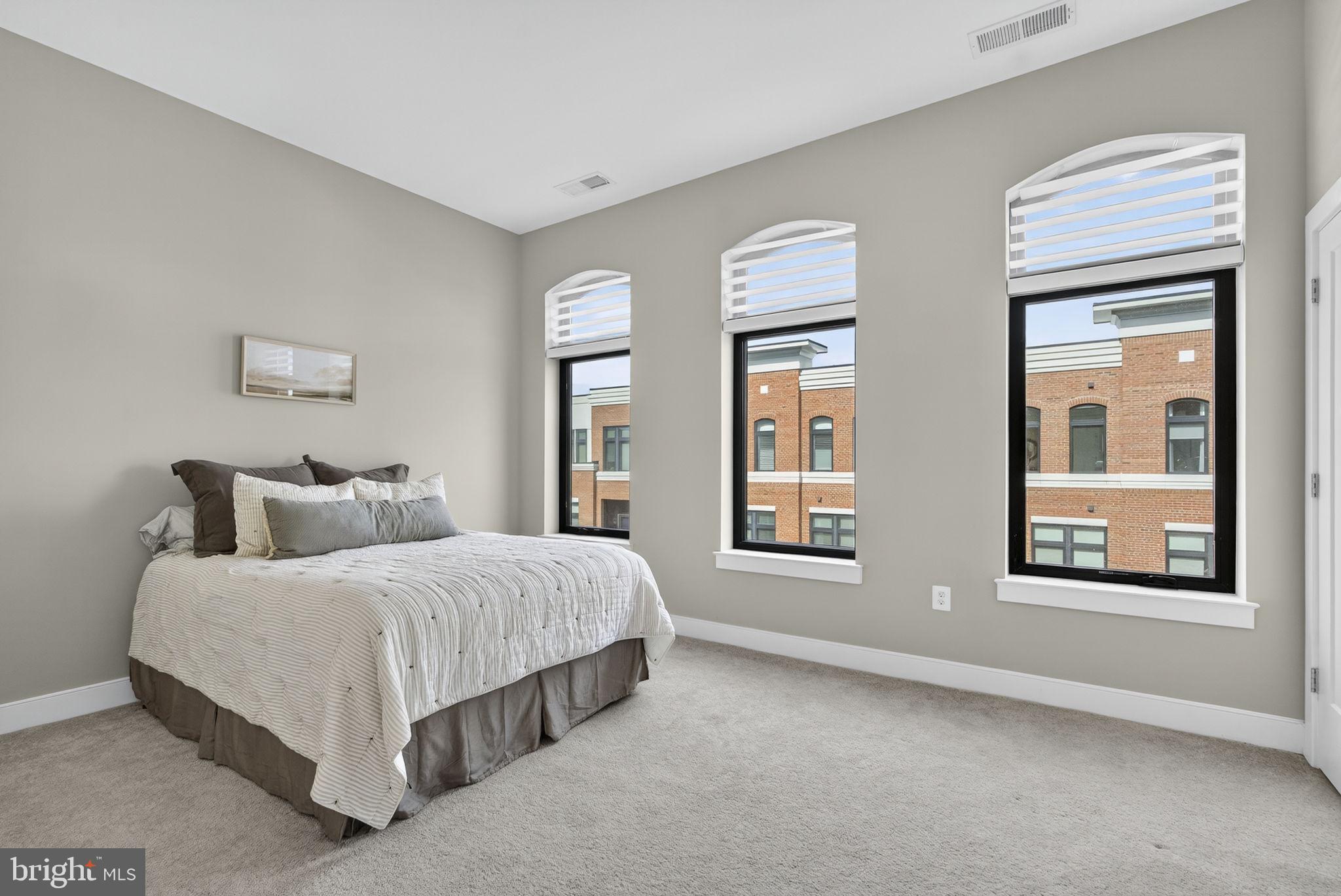 3 STATIONMASTER STREET SE 402