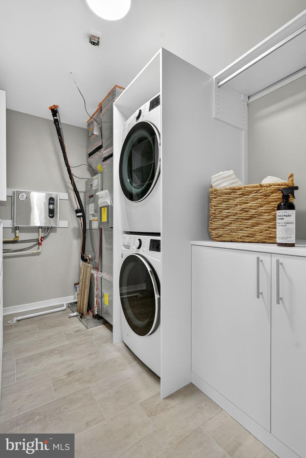 3 STATIONMASTER STREET SE 402