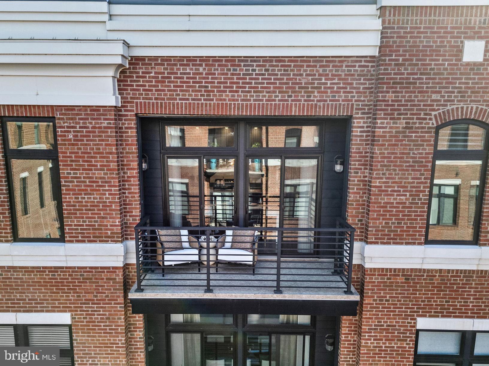 3 STATIONMASTER STREET SE 402