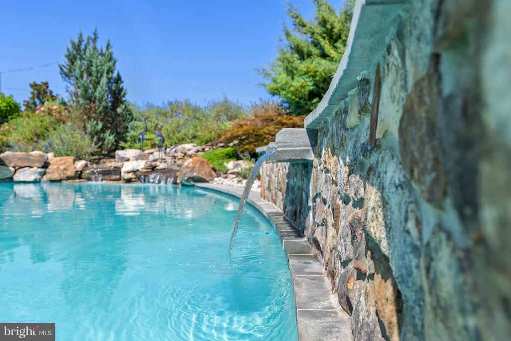 15124 OMEGA COURT
