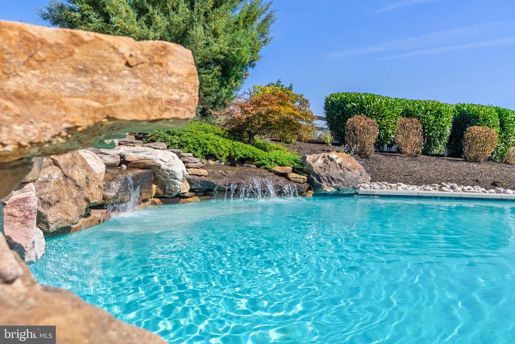 15124 OMEGA COURT