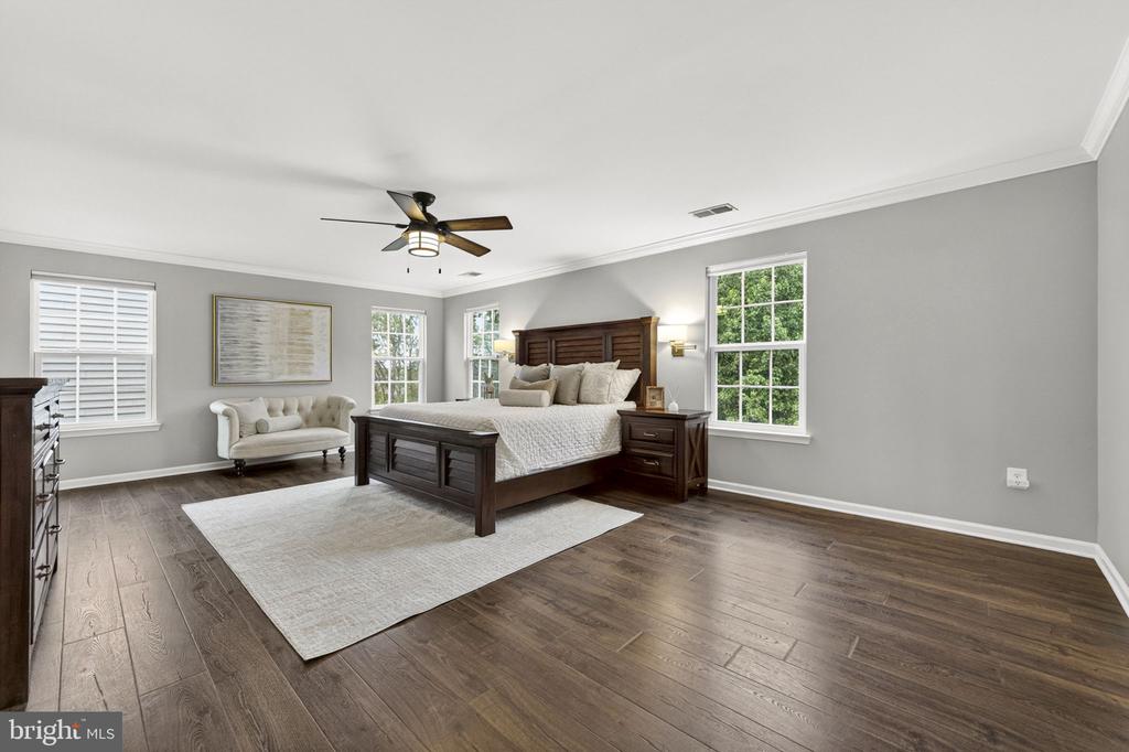 24 EISENTOWN DRIVE