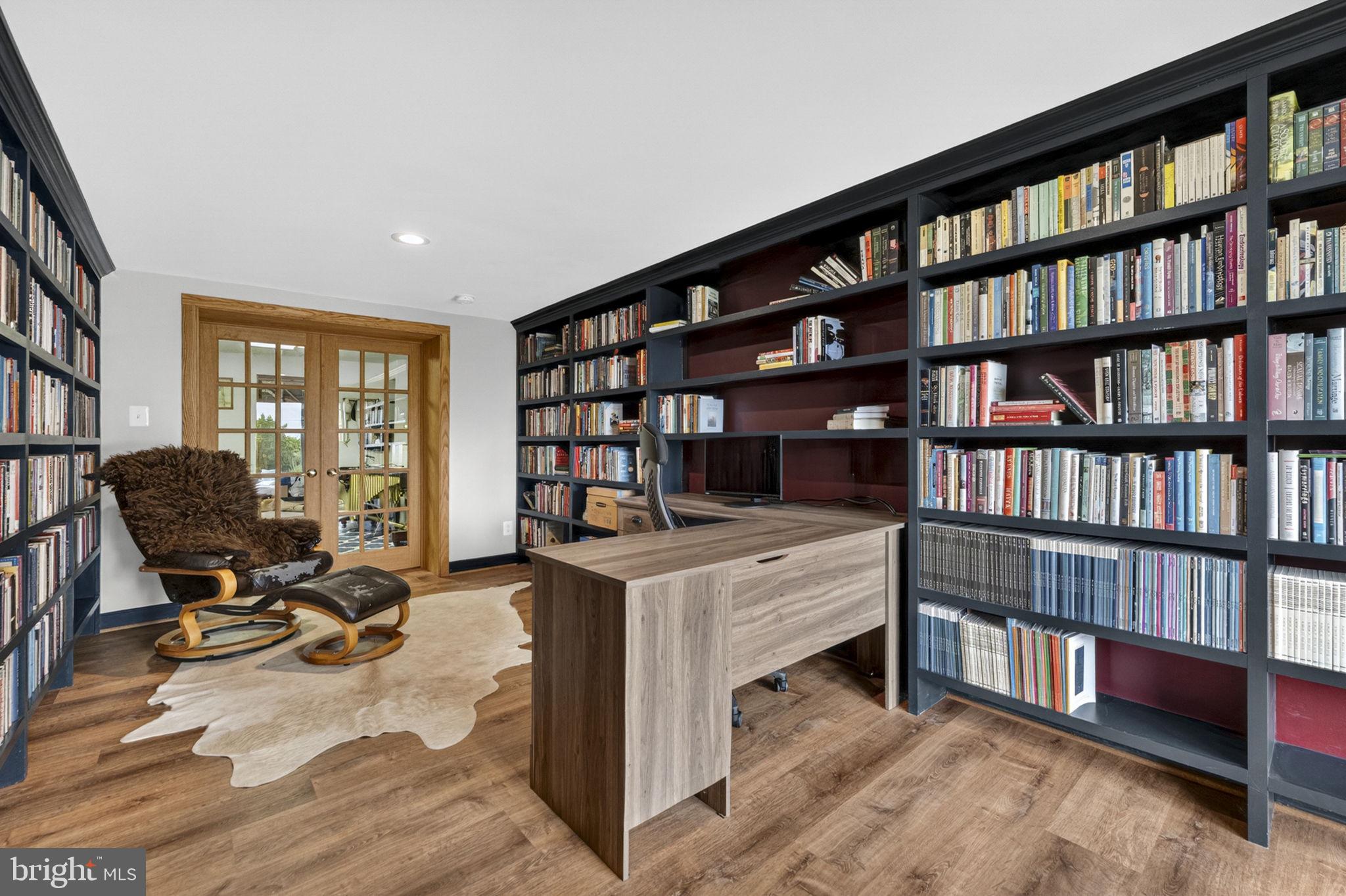 42165 BLACK WALNUT LANE