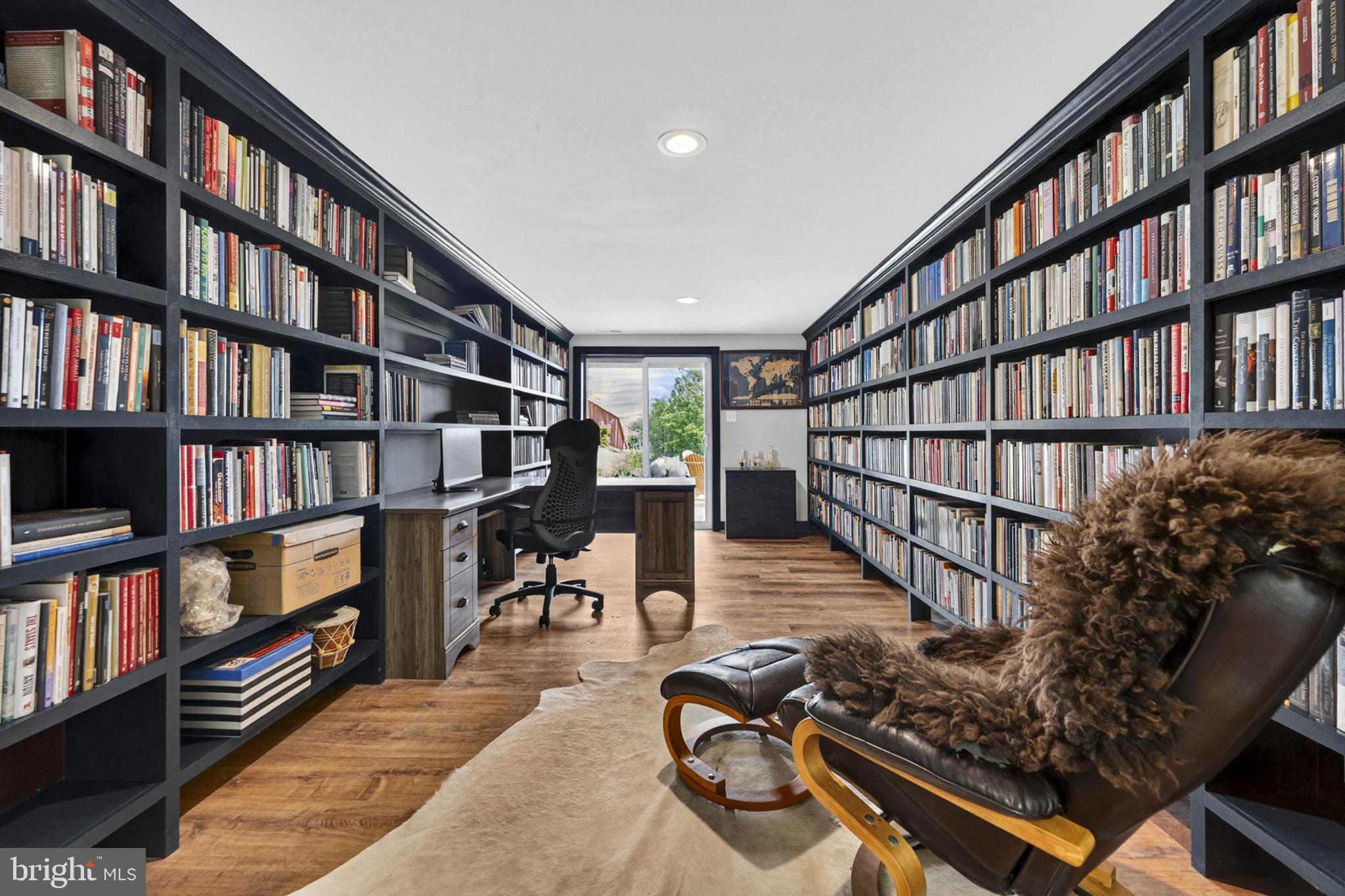 42165 BLACK WALNUT LANE
