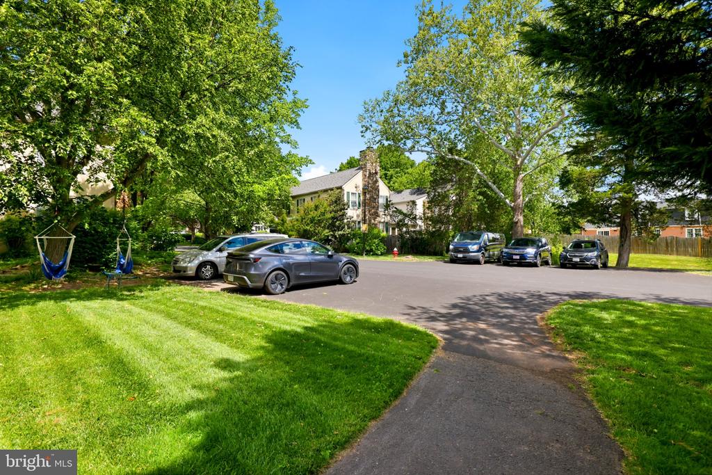 4 LINDEN HILL WAY SW