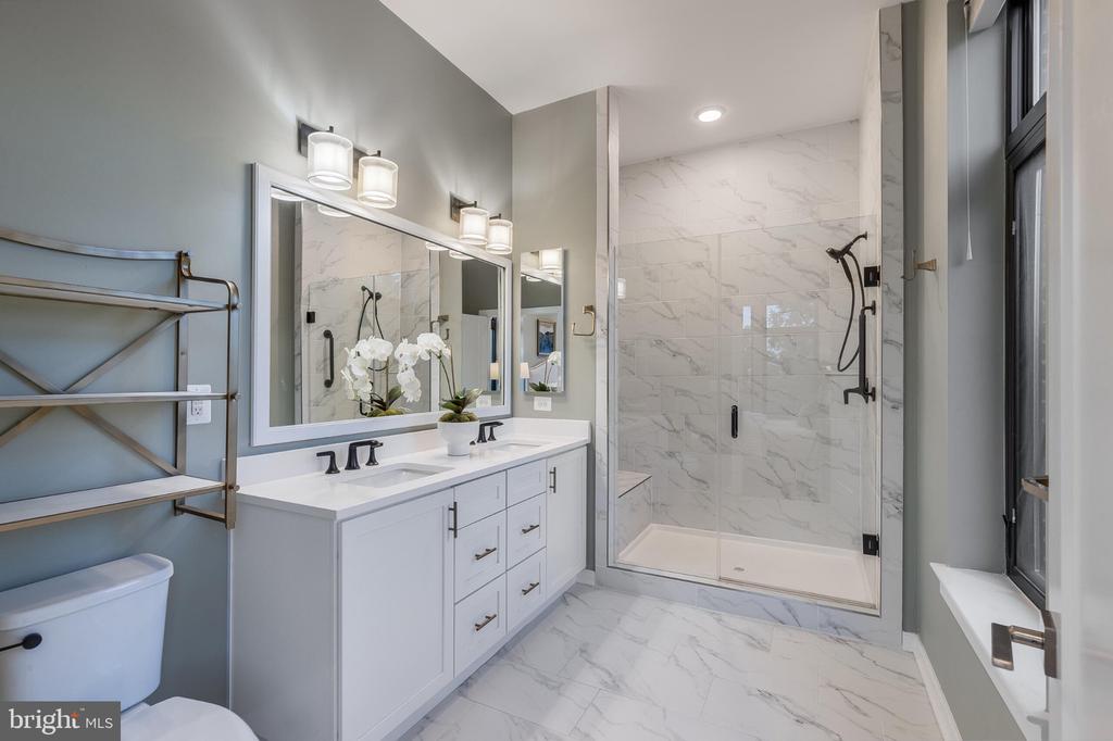 5 STATIONMASTER STREET SE Unit: 203