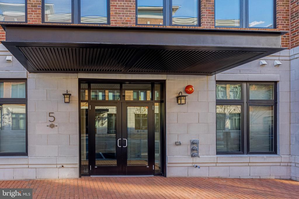 5 STATIONMASTER STREET SE Unit: 203