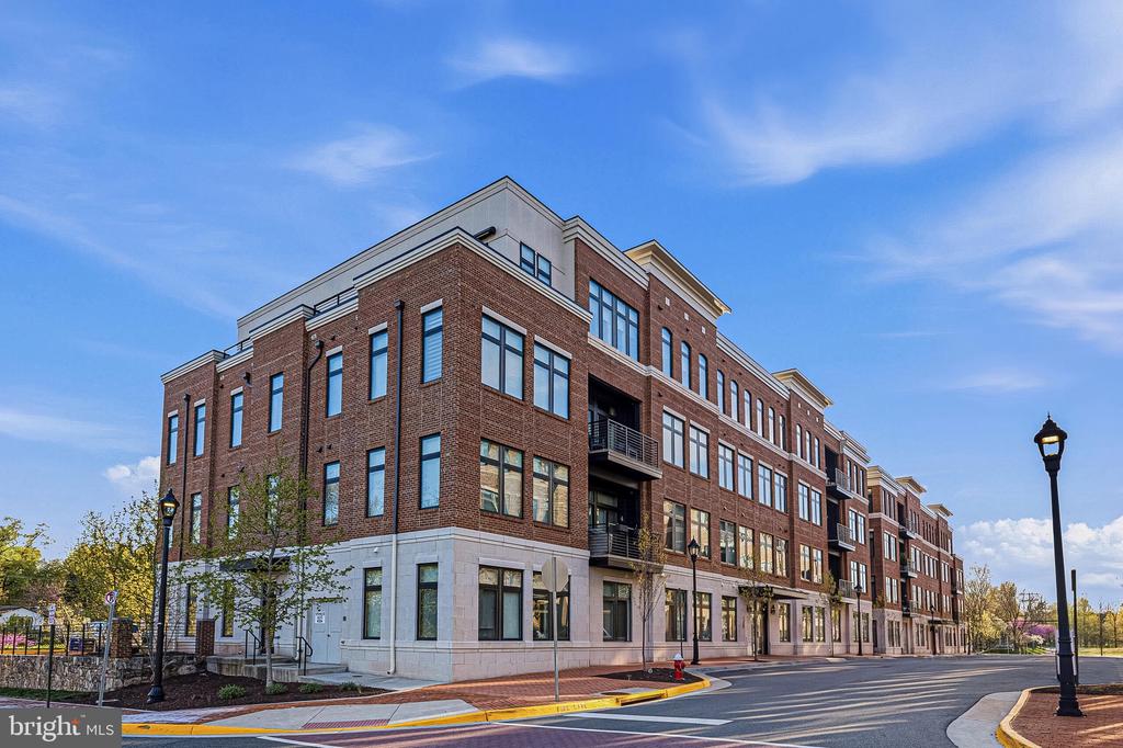 5 STATIONMASTER STREET SE Unit: 203