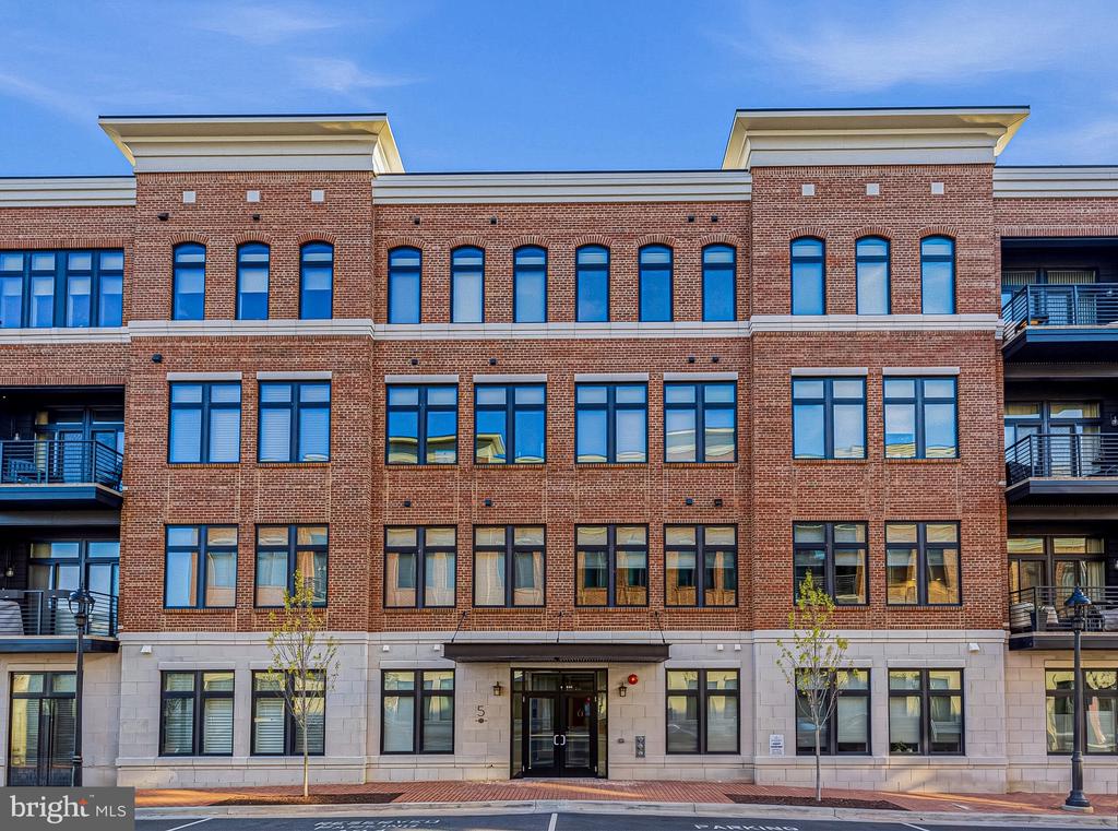5 STATIONMASTER STREET SE Unit: 203