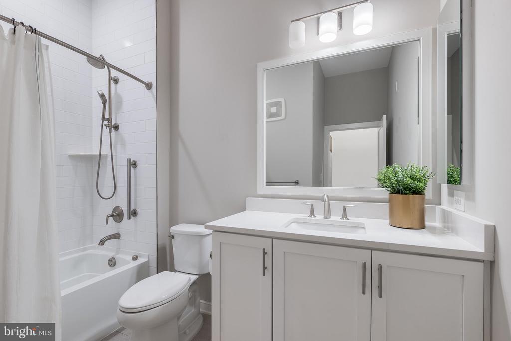 5 STATIONMASTER STREET SE Unit: 203