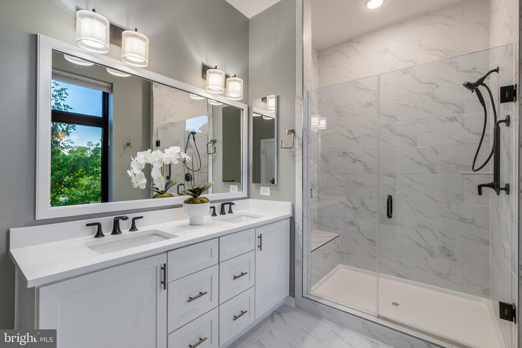 5 STATIONMASTER STREET SE Unit: 203