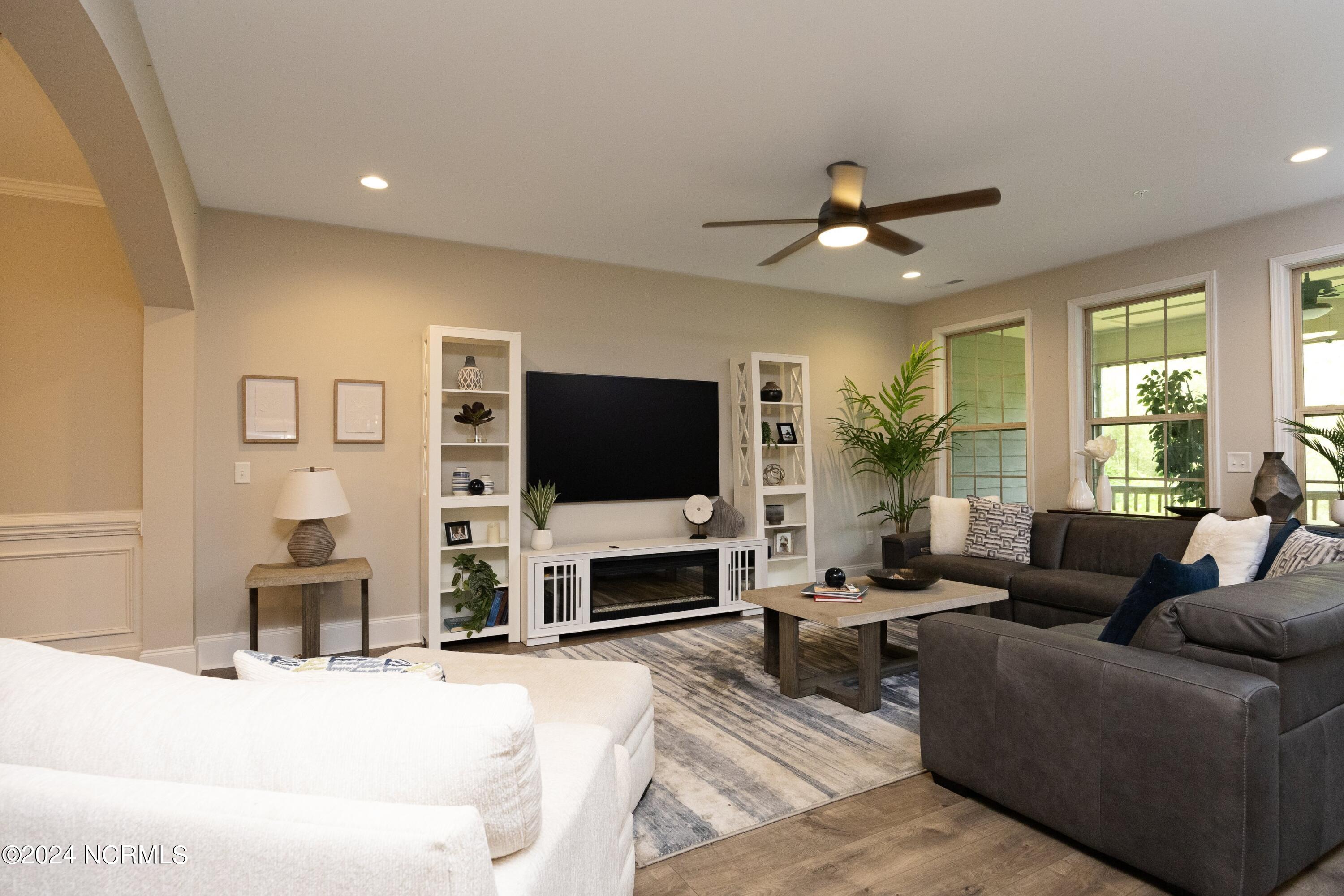 15 Winged Foot Road 8 8
