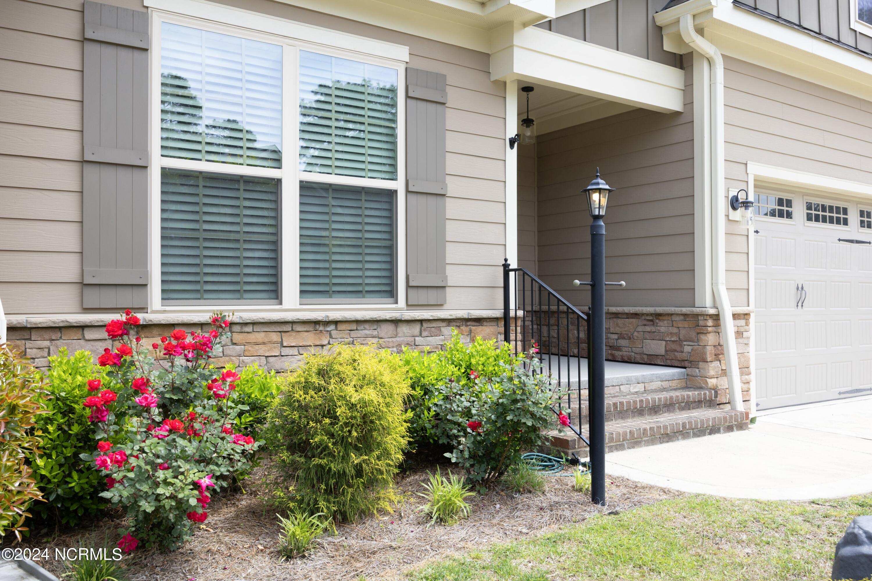 15 Winged Foot Road 8 8
