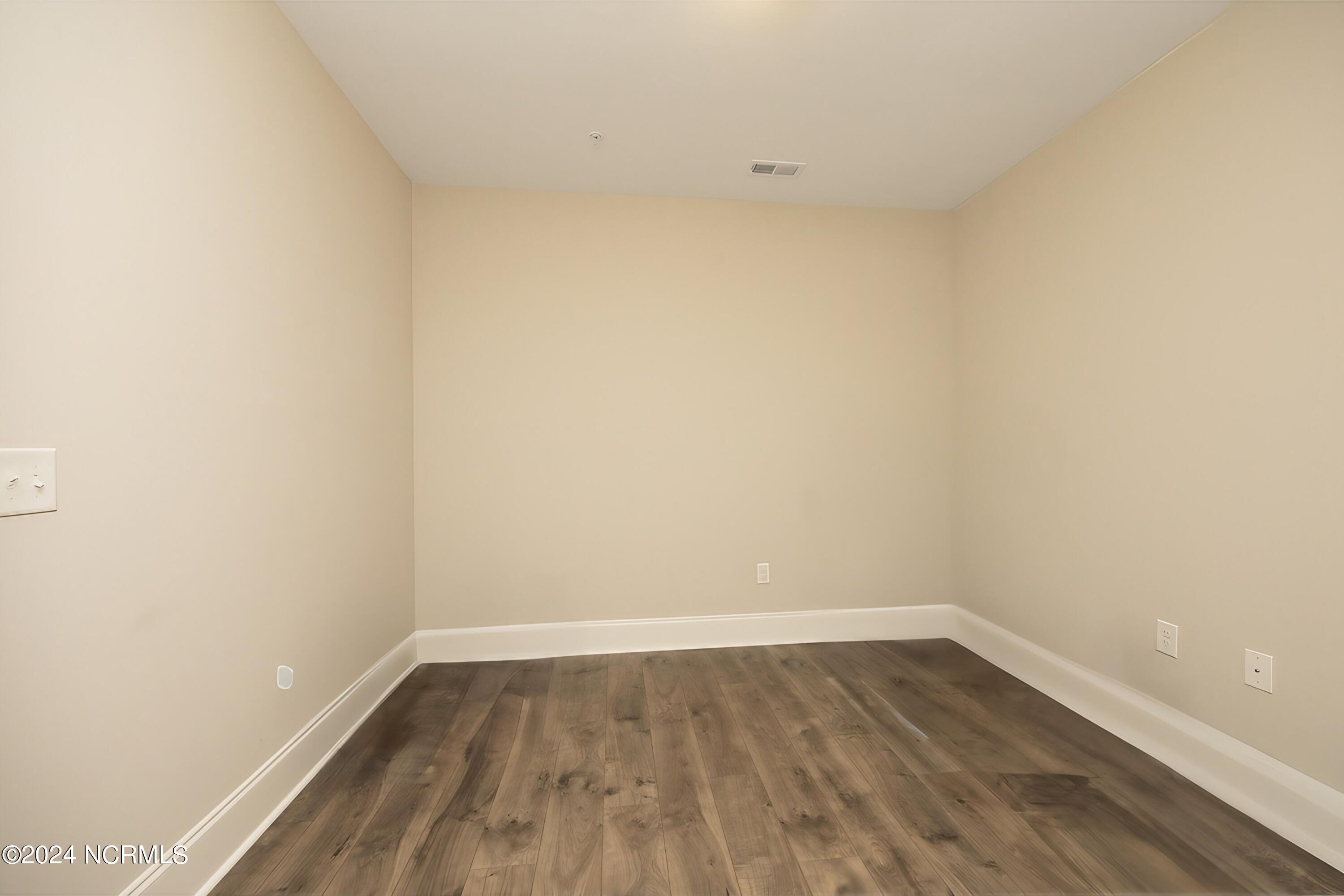15 Winged Foot Road 8 8