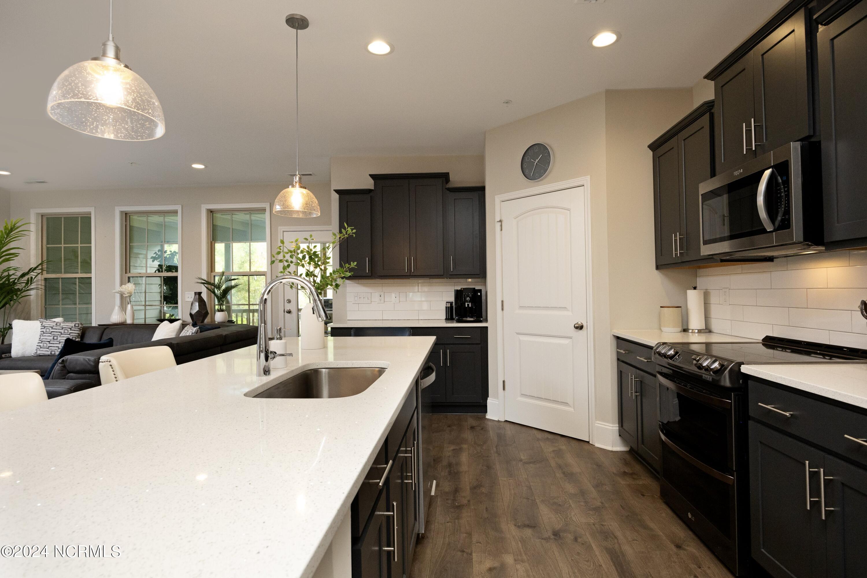 15 Winged Foot Road 8 8