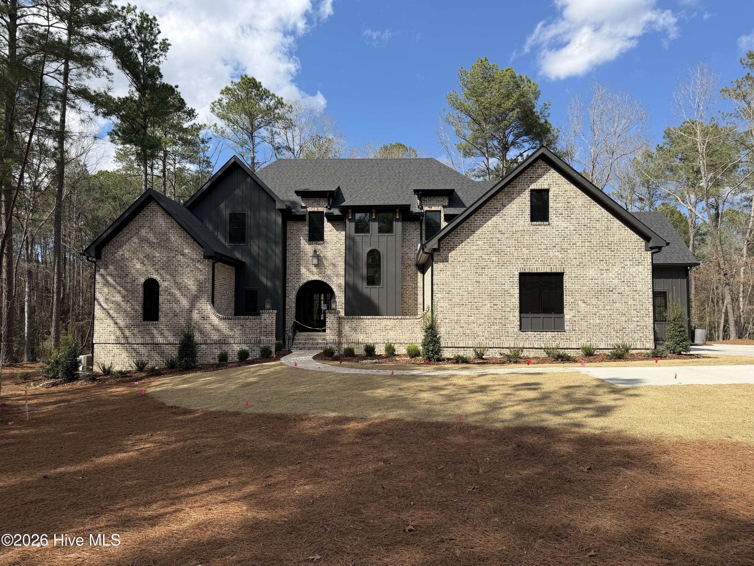 25 Middlebury Road
