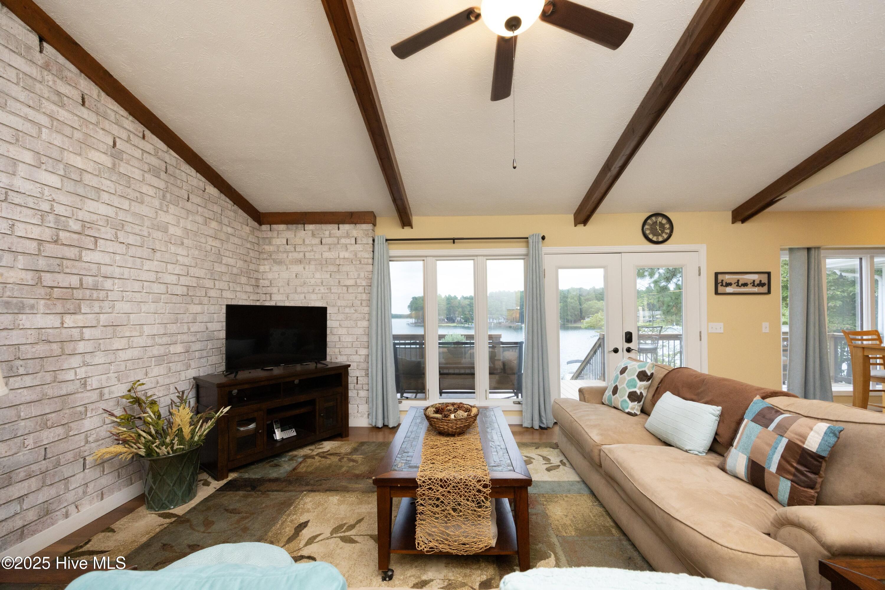 122 Lakeview Point