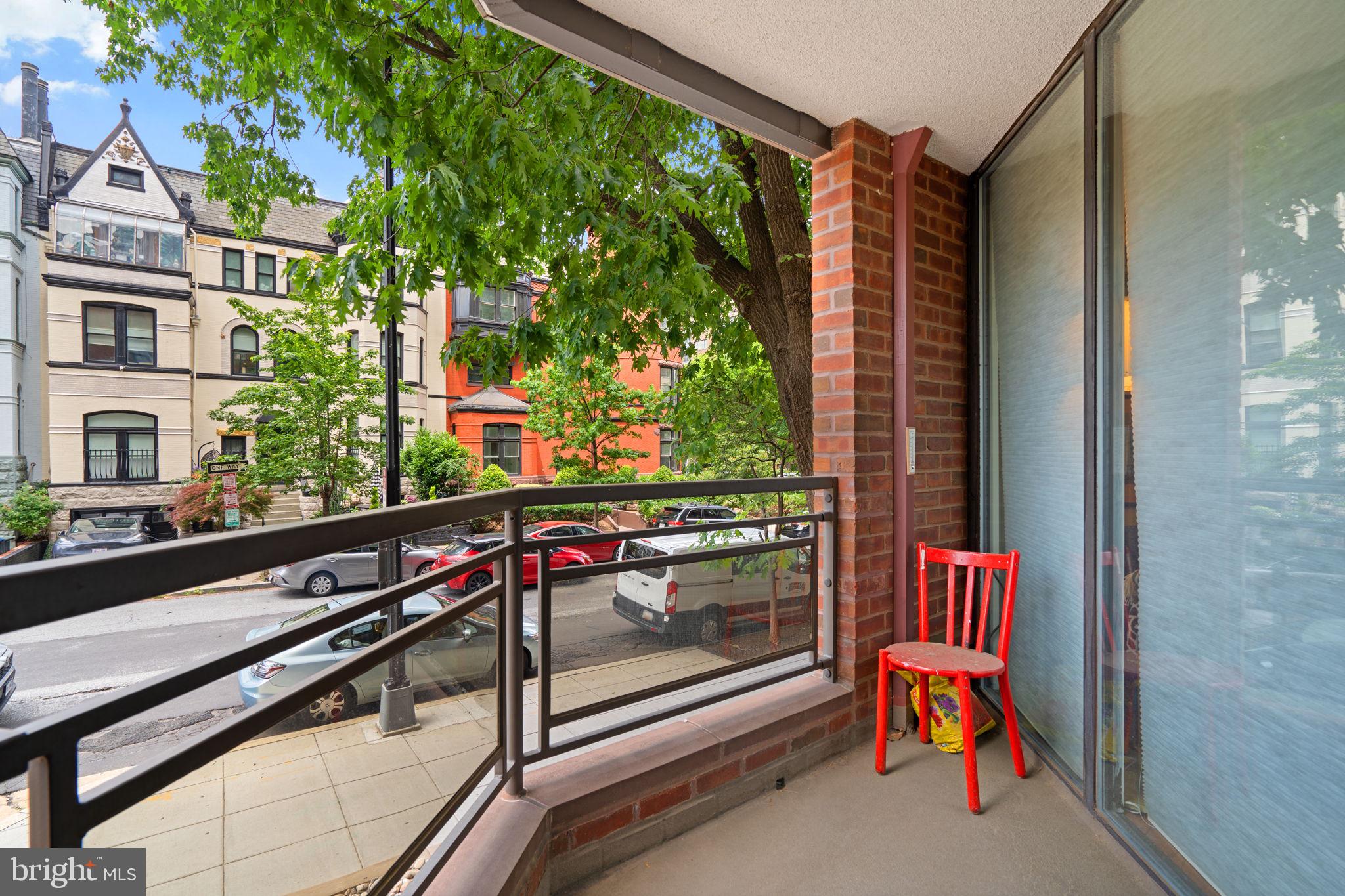 1099 22nd St NW #206
