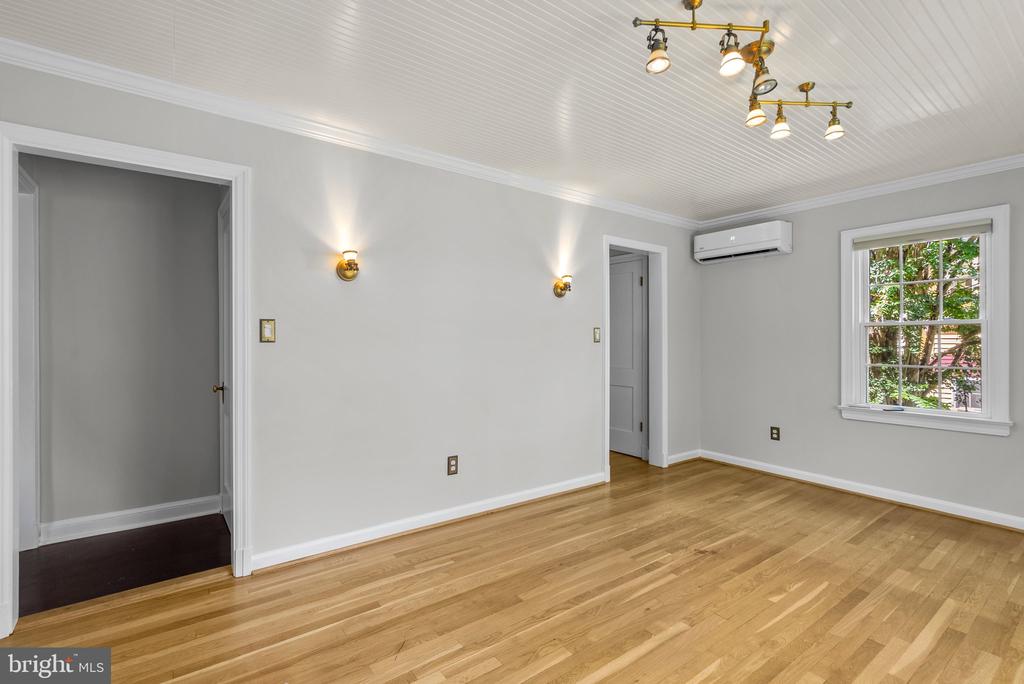 9227 LONG BRANCH PKWY