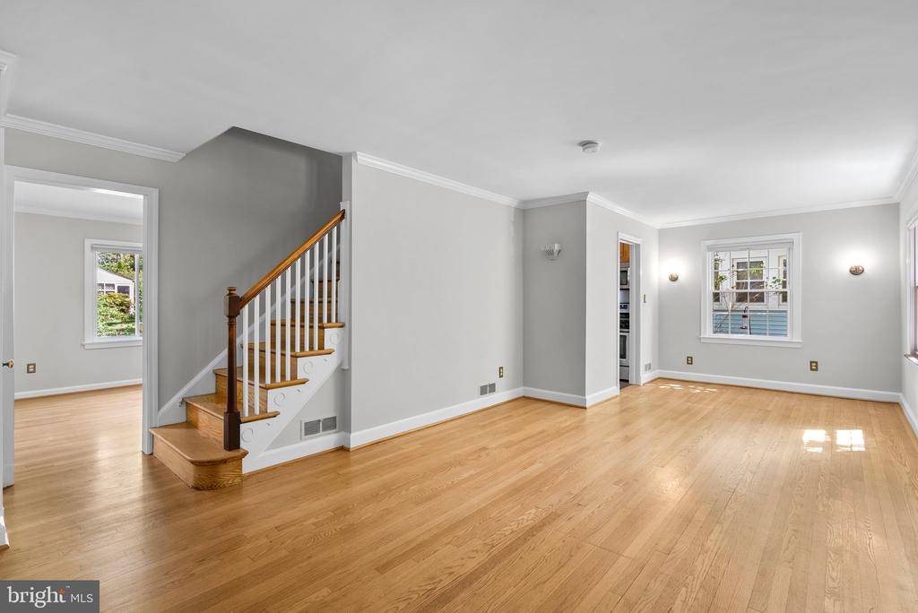9227 LONG BRANCH PKWY