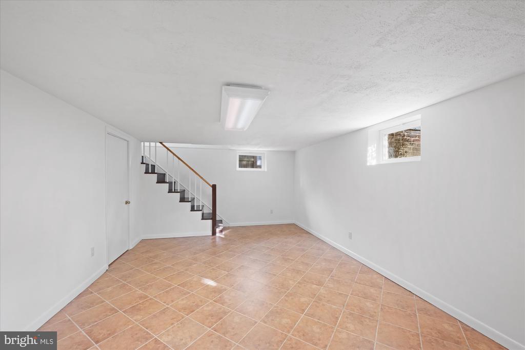833 Gist Ave