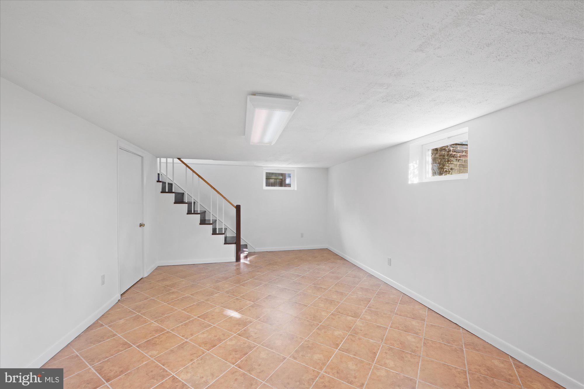 833 Gist Ave