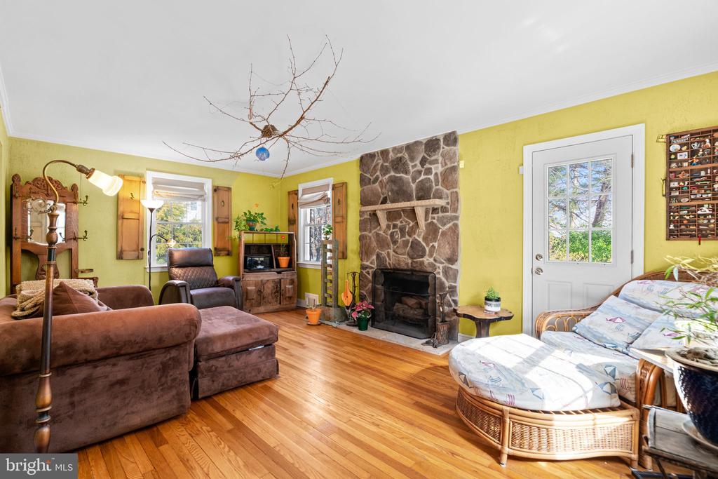 2401 Hayden Dr