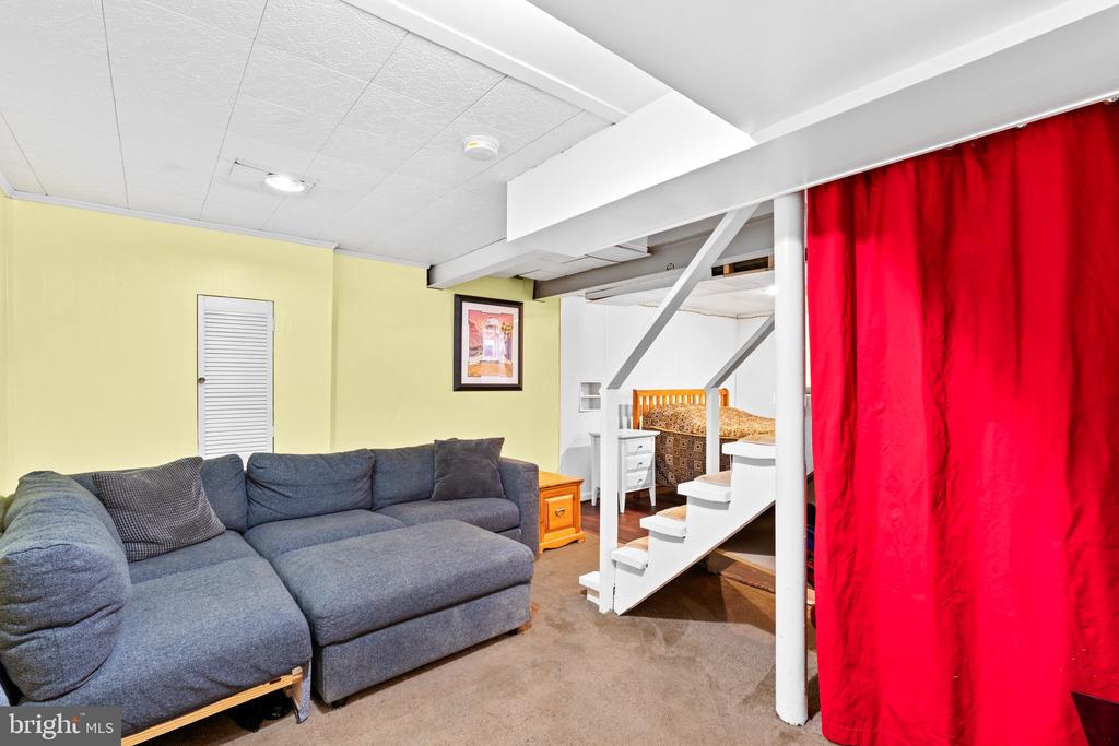 2401 Hayden Dr
