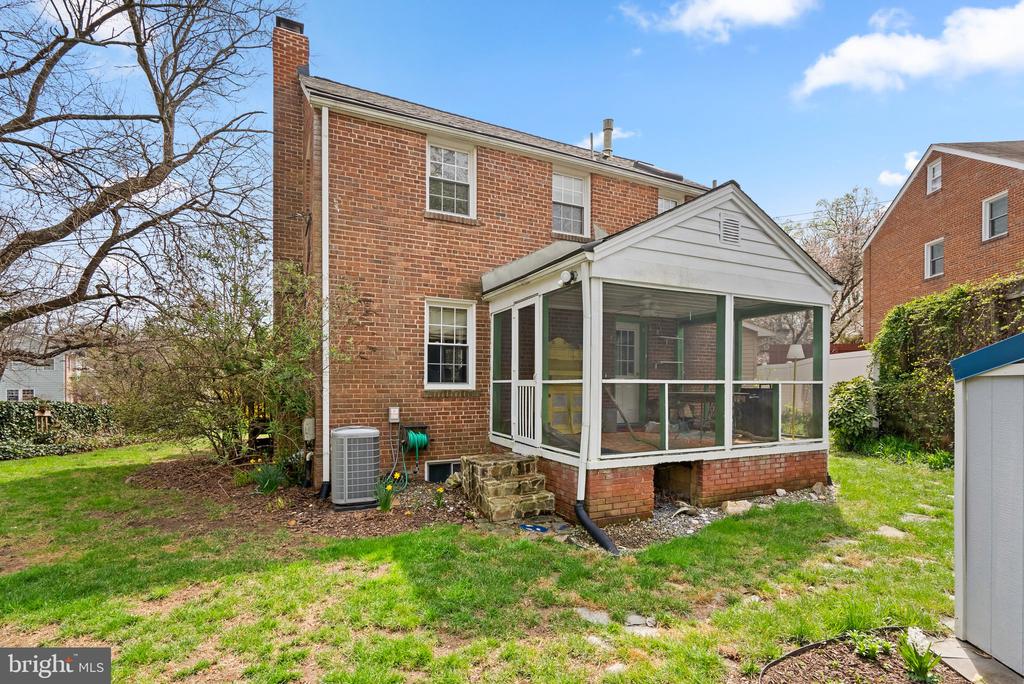 2401 Hayden Dr