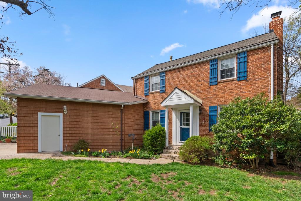 2401 Hayden Dr
