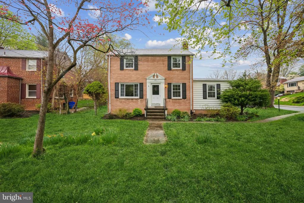 201 Franklin Ave