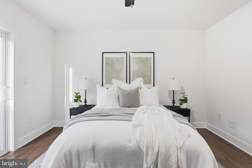 413 WILLIAMSBURG DRIVE