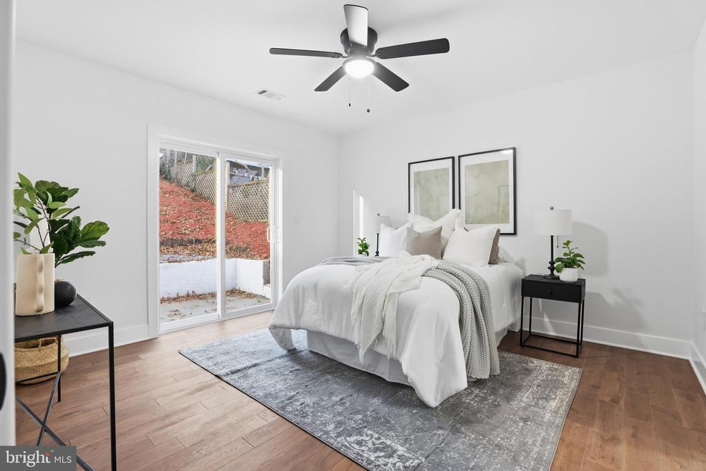 413 WILLIAMSBURG DRIVE