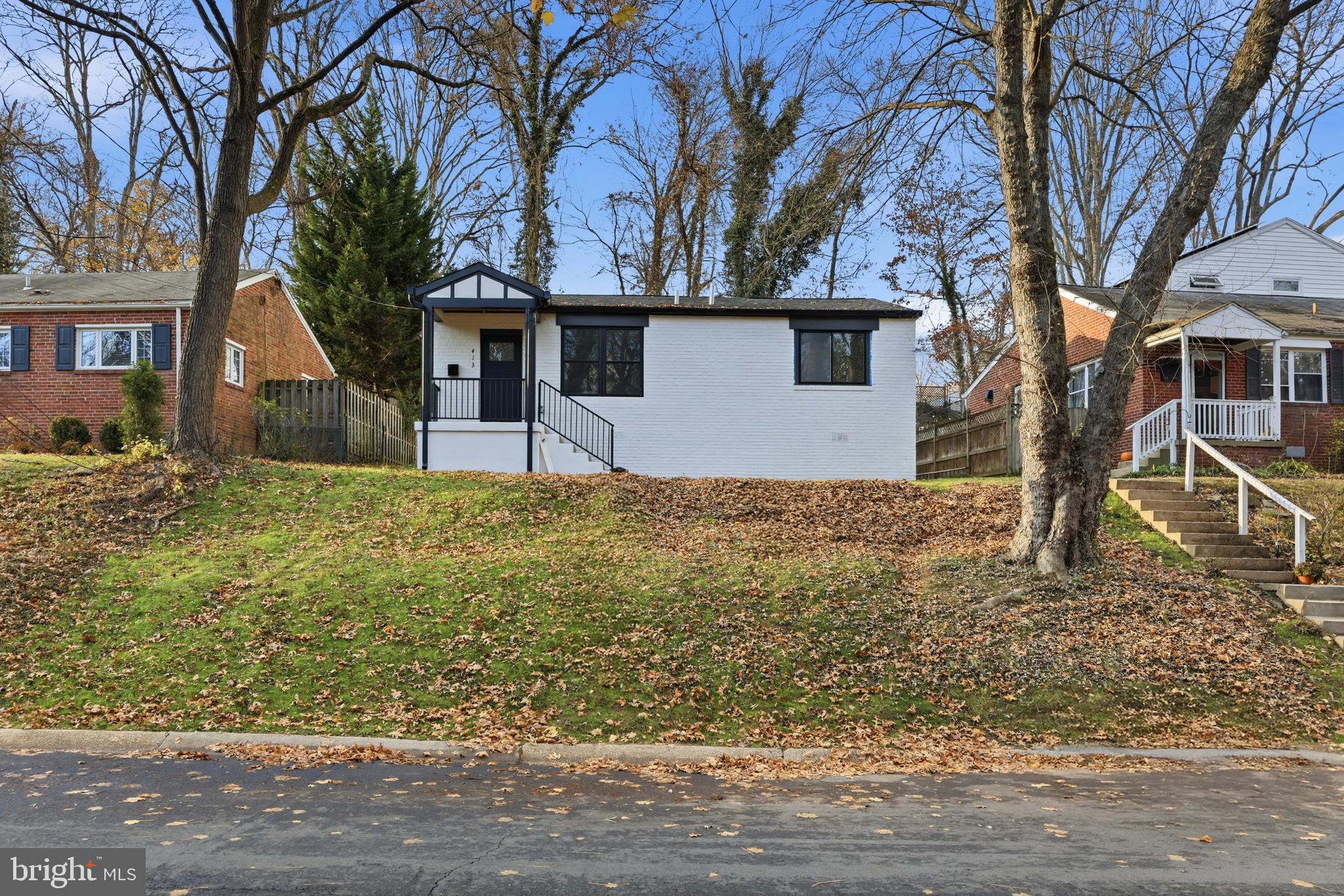 413 WILLIAMSBURG DRIVE