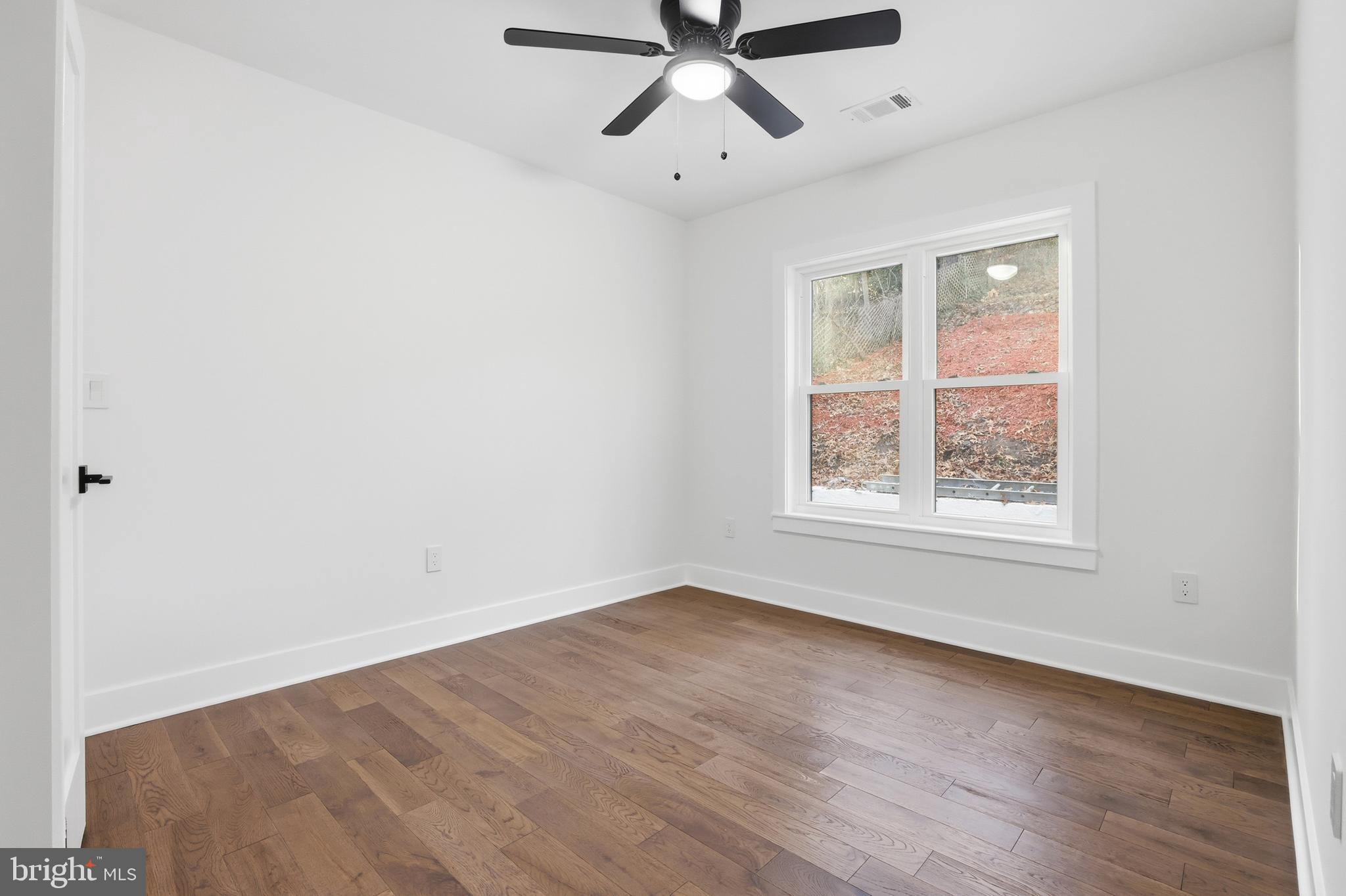 413 WILLIAMSBURG DRIVE