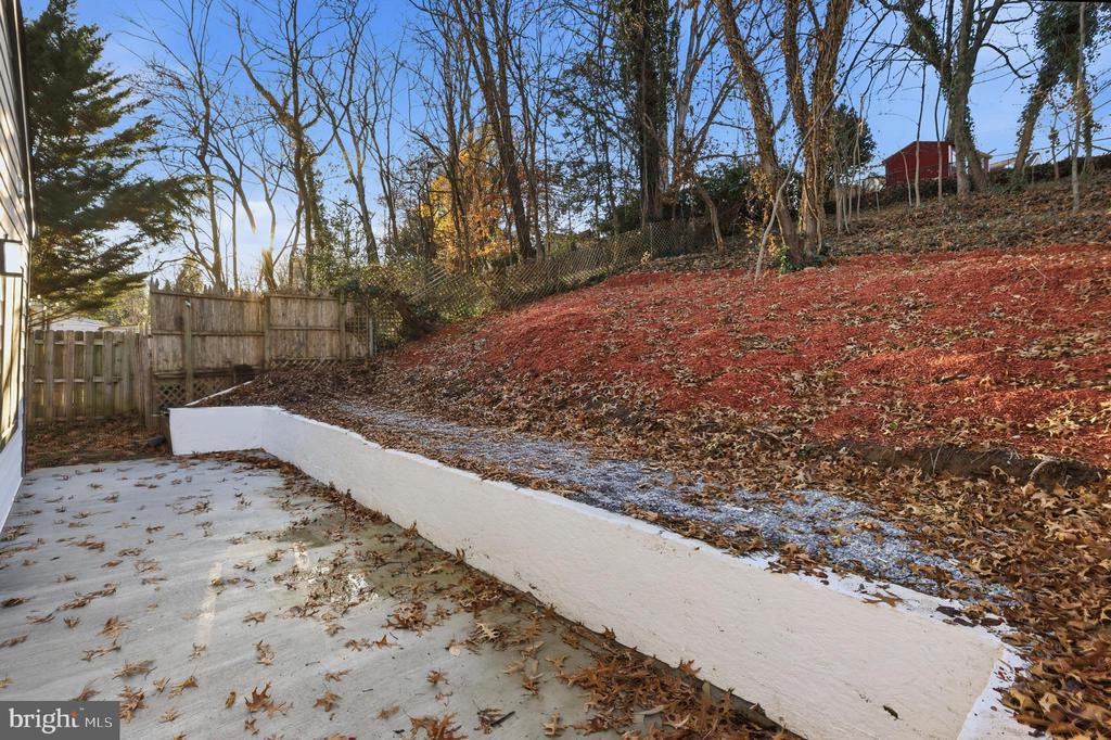 413 WILLIAMSBURG DRIVE