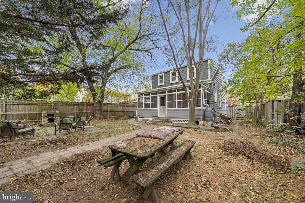 3909 OLIVER STREET