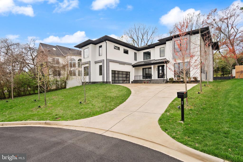 1054 KINGLET COURT