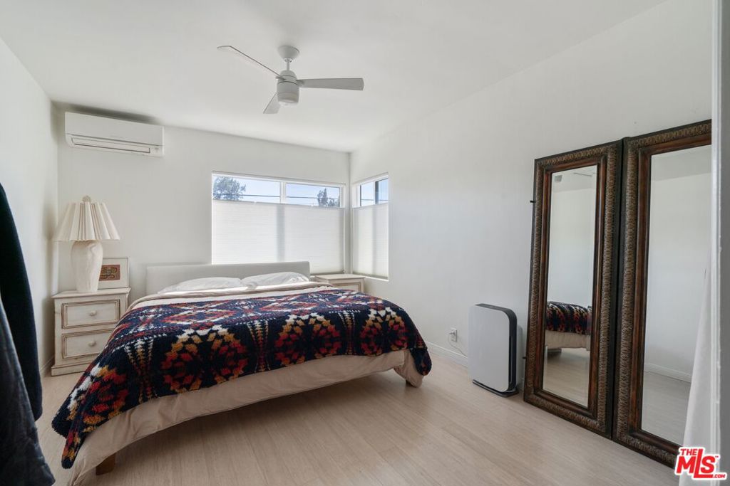 422 E Fairview Boulevard