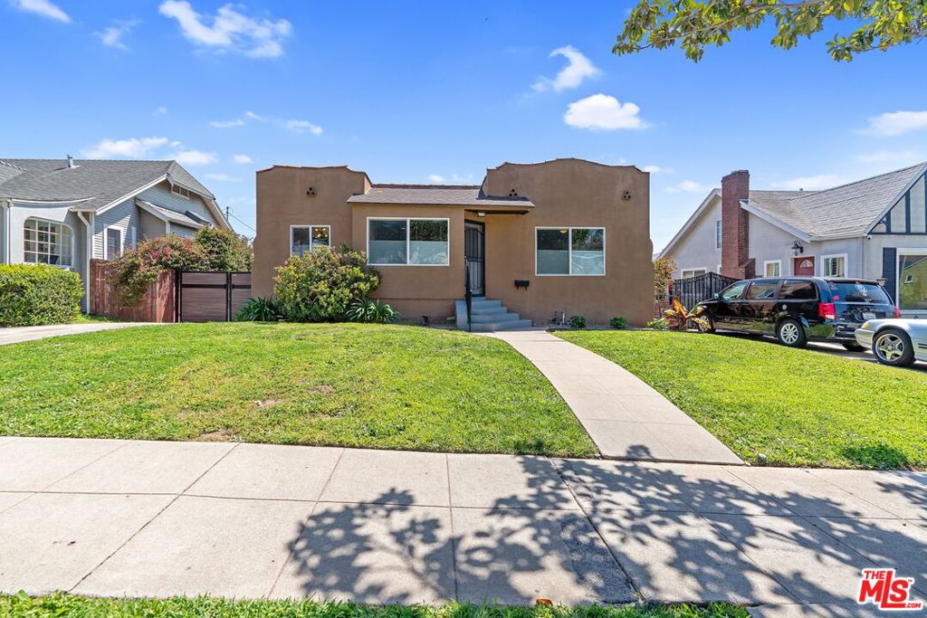 422 E Fairview Boulevard