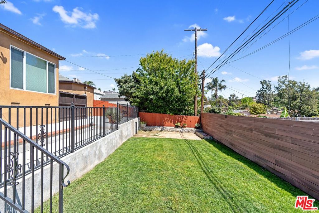 422 E Fairview Boulevard