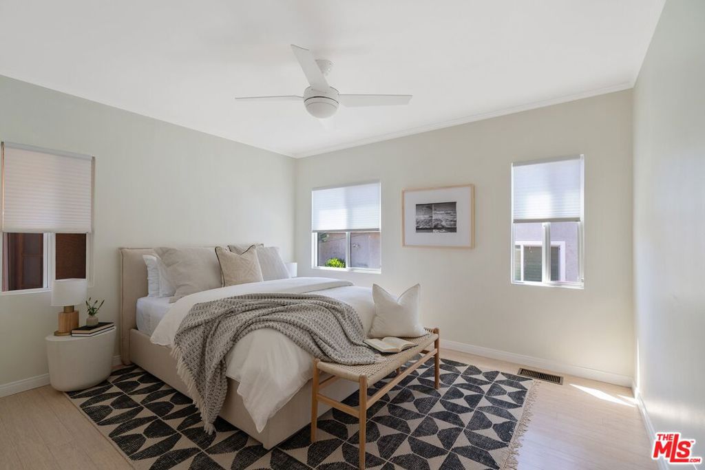 422 E Fairview Boulevard