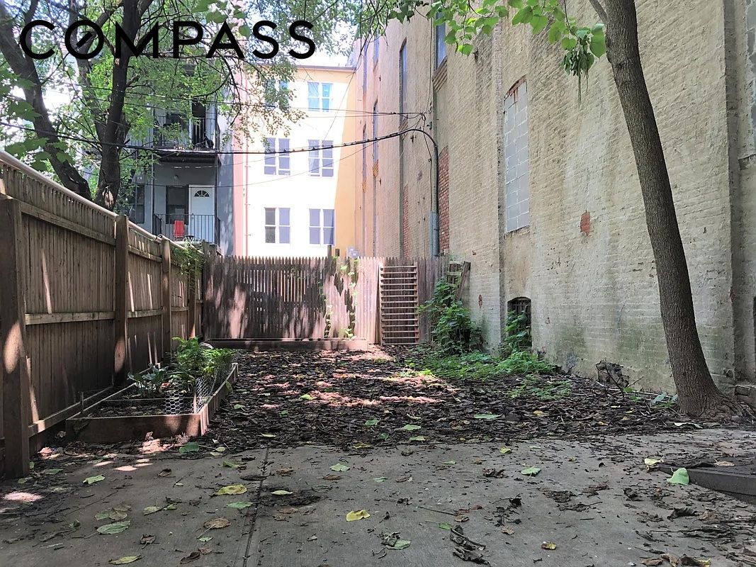 313 Van Buren Street
