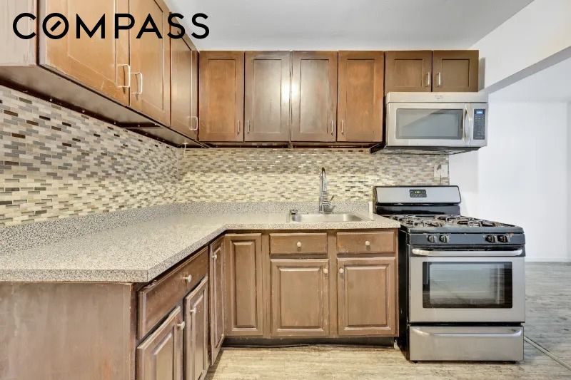 255 Covert Street TWNHSE