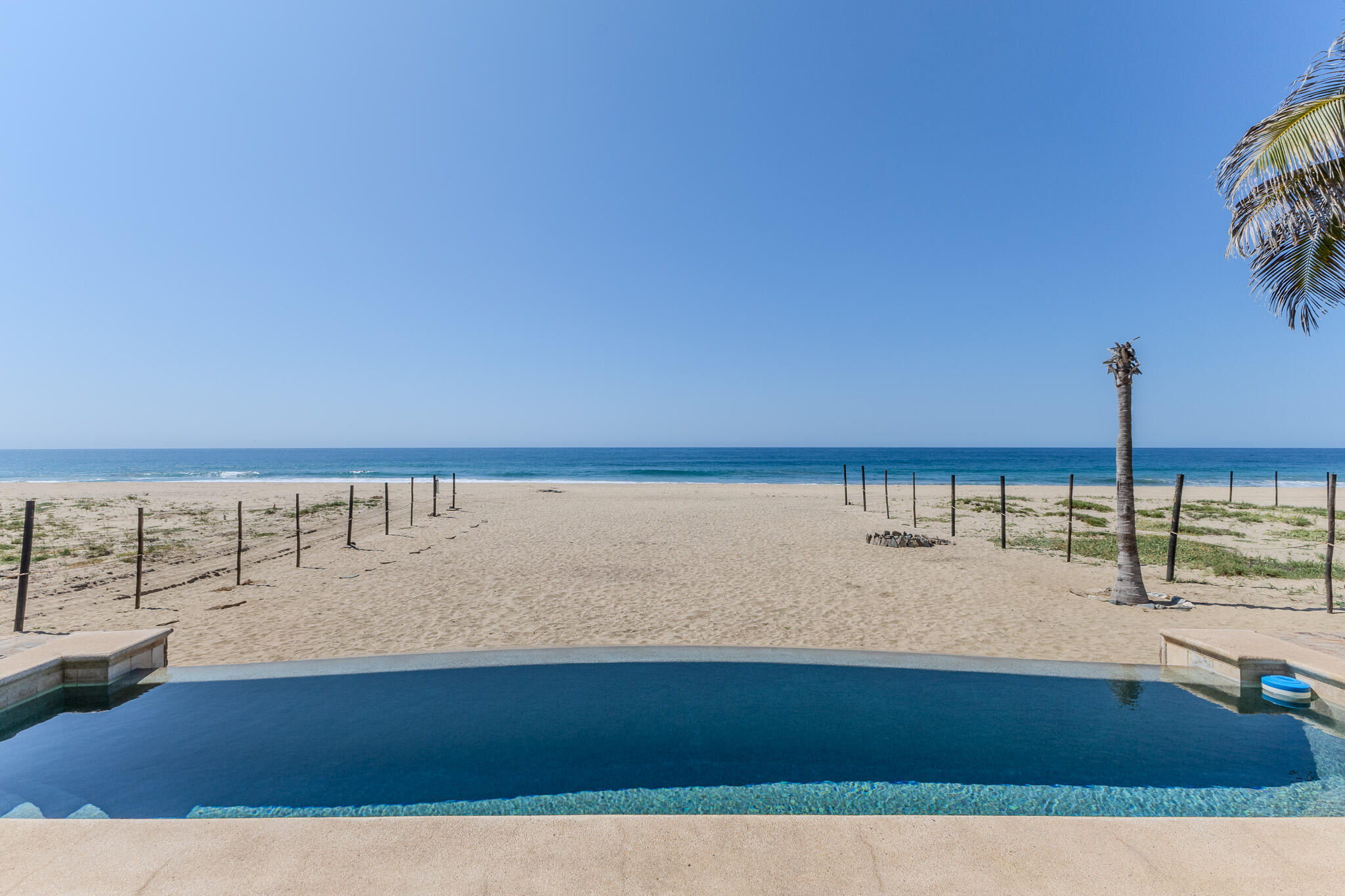 Villa Piazza Beachfront