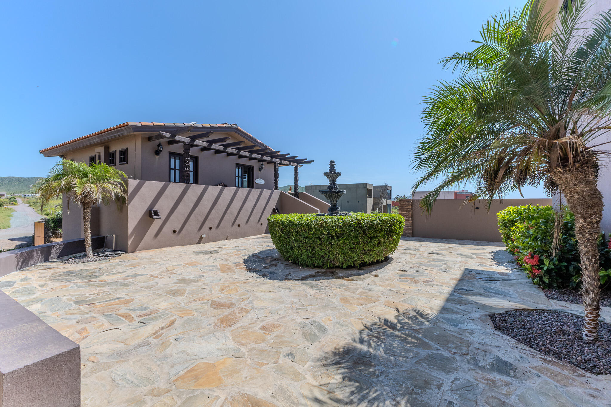 Villa Piazza Beachfront