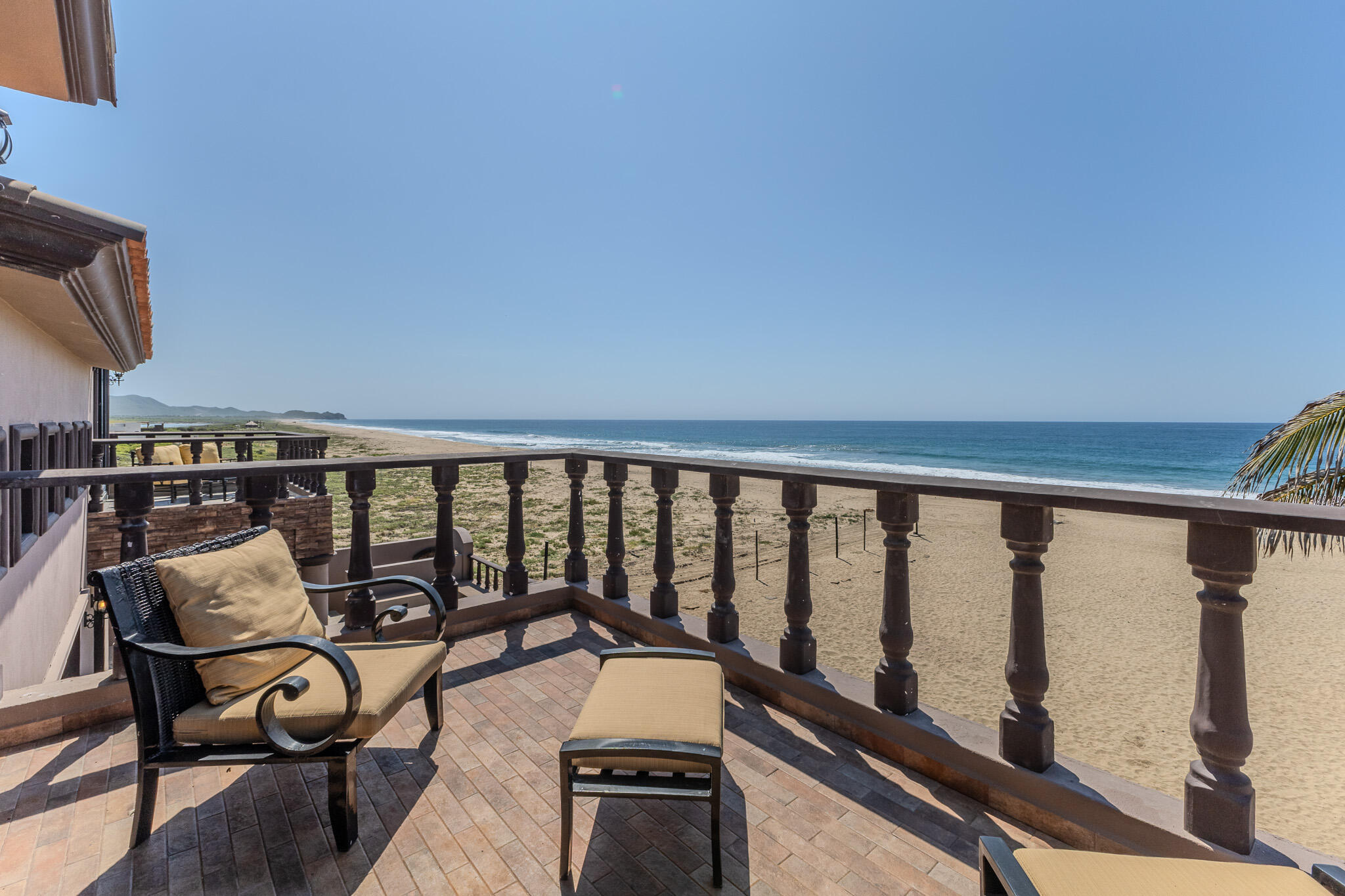 Villa Piazza Beachfront