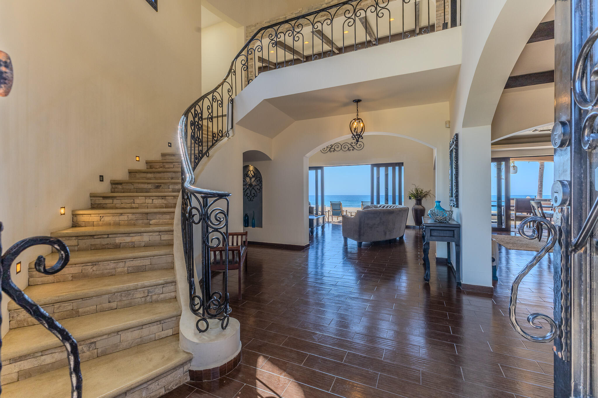 Villa Piazza Beachfront