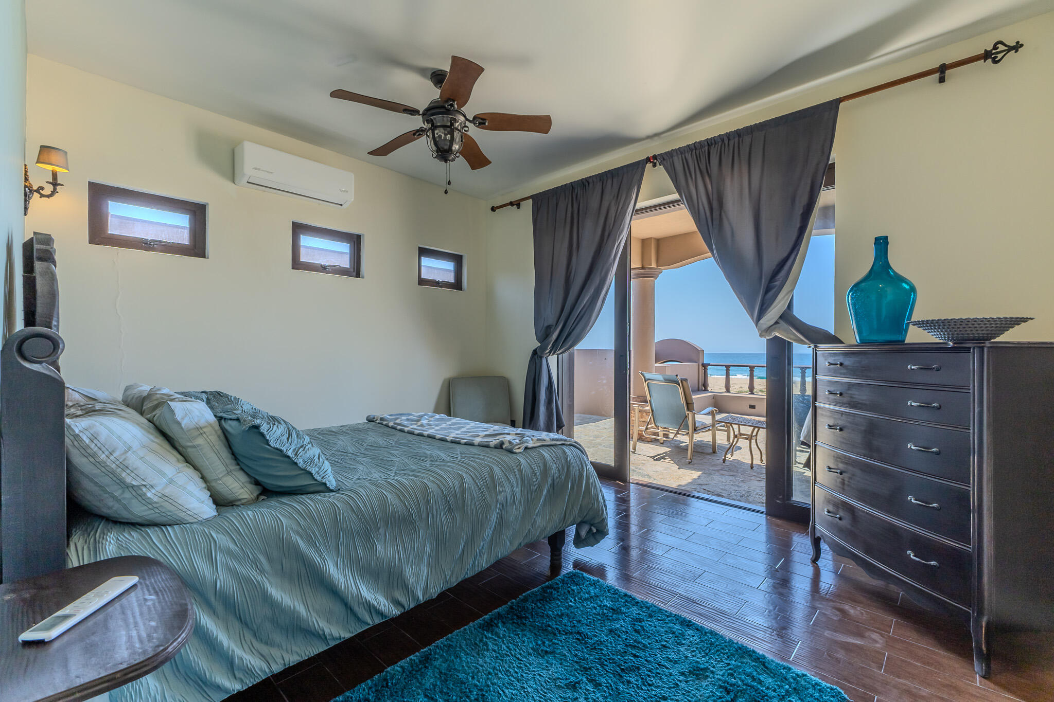 Villa Piazza Beachfront