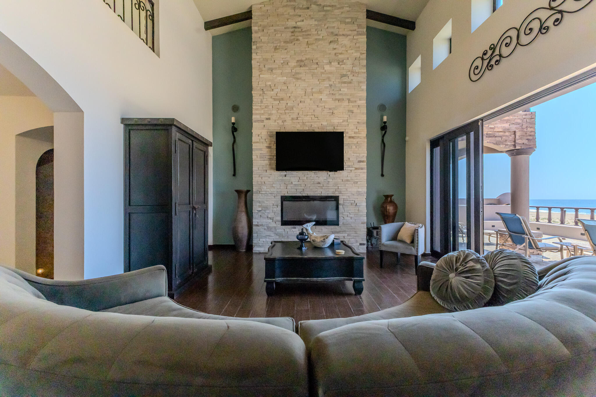 Villa Piazza Beachfront